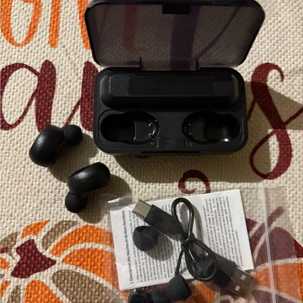 TWS F9 Black True Wireless Earbuds with Power Bank